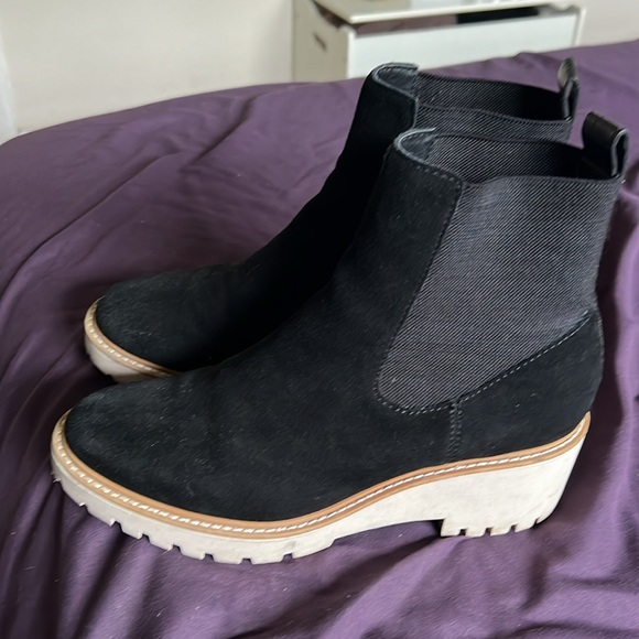 Dolce Vita suede Hayle Bootie - Picture 3 of 5